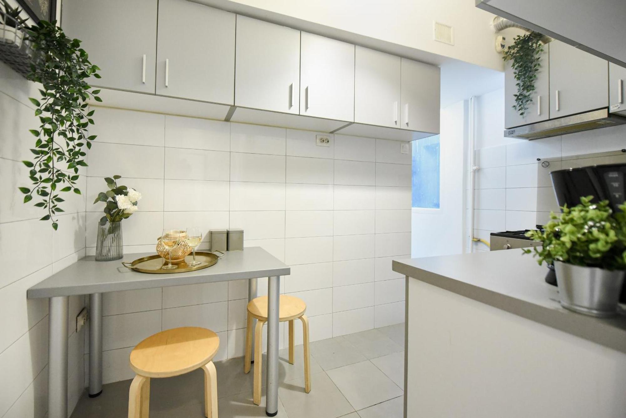 Apartment Cozy 2-bedroom Retreat In The Heart Of History *